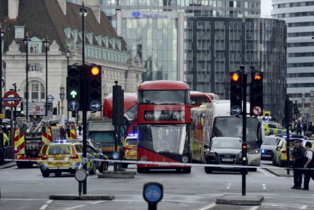 Μαρτυρία Έλληνα δημοσιογράφου για επίθεση στο Λονδίνο: «Μας φώναζαν τρέξτε, τρέξτε» (βίντεο)