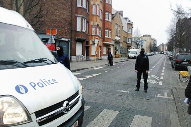 Nέα φρίκη: Οδηγός στην Αμβέρσα προσπάθησε να μιμηθεί τον μακελάρη του Λονδίνου! – Η εξουδετέρωση του αυτοκινήτου (φωτό, βίντεο)