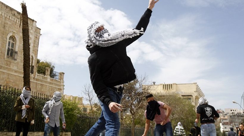 Ένας έφηβος Παλαιστίνιος σκοτώθηκε από πυρά ισραηλινών στρατιωτών στην Δυτική όχθη