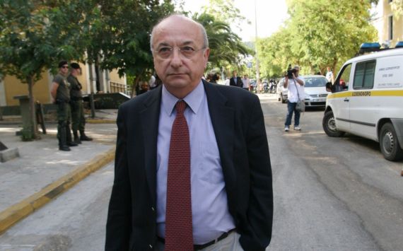 Έκρηξη στην πολυκατοικία που κατοικεί ο Θόδωρος Τσουκάτος