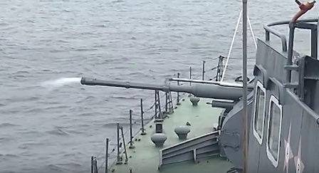 Ο ρωσικός στόλος σε άσκηση βολής κατά στόχων αέρος/εδάφους (βίντεο)