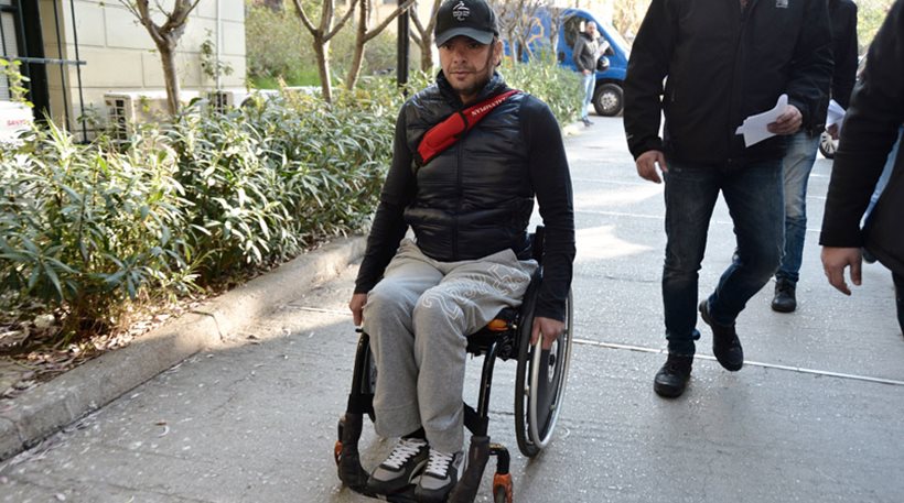 Δολοφονία Μοσχάτο: Σε κατ’ οίκον περιορισμό με ηλεκτρονική επιτήρηση ο 39χρονος παραολυμπιονίκης (φωτό, βίντεο)