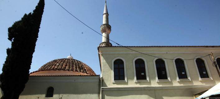 ΕΚΤΑΚΤΟ: Βρέθηκε οπλοστάσιο σε τζαμί της Ξάνθης! (φωτό)