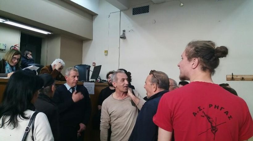 Δεν πραγματοποιήθηκαν πλειστηριασμοί στο Ειρηνοδικείο Θεσσαλονίκης μετά από παρεμβάσεις συλλογικοτήτων (βίντεο)