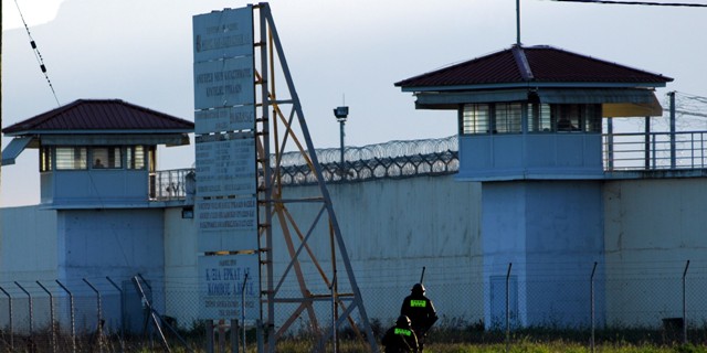 Βρέθηκε πριονισμένο κάγκελο στις φυλακές Τρικάλων