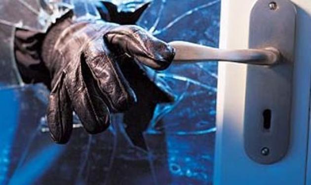 Λαμία: Στιγμές τρόμου για 17χρονη όταν διαρρήκτες εισέβαλαν στο σπίτι της την ώρα που κοιμόταν