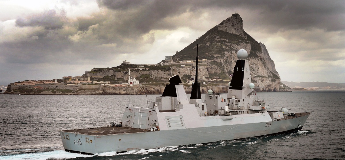 «Κεραυνοί» από Λονδίνο: «Η Τ.Μέι δε θα διστάσει να πάει σε πόλεμο με την Ισπανία για το Γιβραλτάρ»