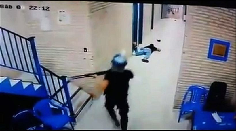 Παραγουάη: Aστυνομικός πυροβολεί 25χρονο διαδηλωτή (φωτό, βίντεο)