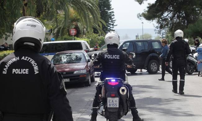 Η ελληνική αστυνομία παραδέχεται τις «τρύπες στον συντονισμό» της ληστείας στο Π.Φάληρο