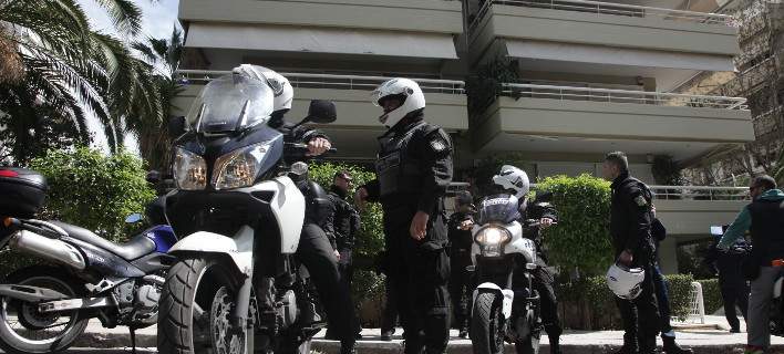 Ληστεία στο Π. Φάληρο: Κακουργηματικές διώξεις και εντάλματα από την Εισαγγελία Πρωτοδικών