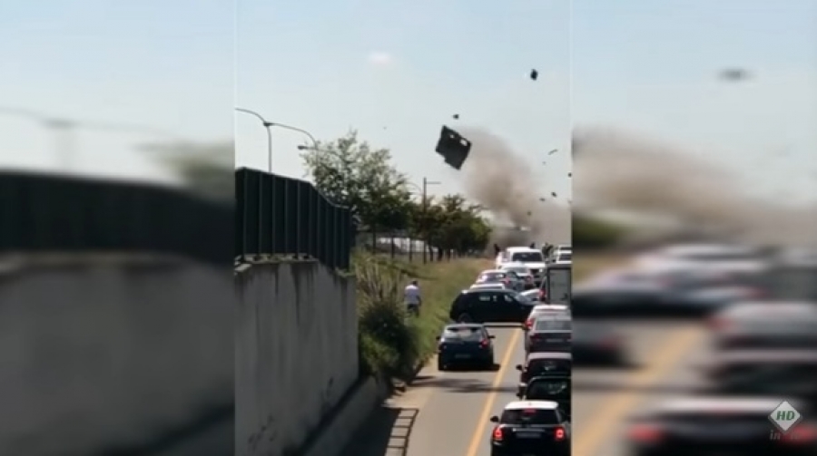 Aπίστευτη εγκληματικότητα στο Γιοχάνεσμπουργκ: Ανατίναξαν χρηματαποστολή μέσα σε γεμάτο αυτοκινητόδρομο (βίντεο)