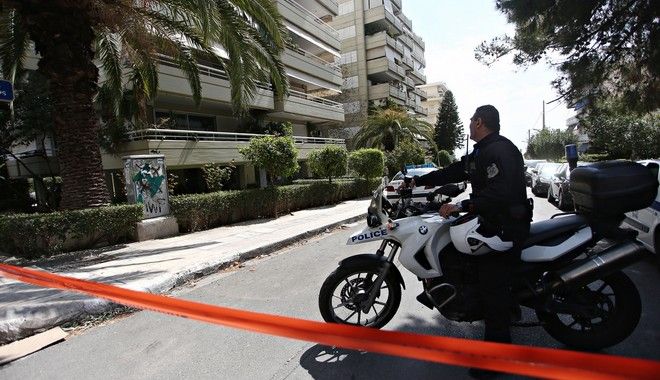 Ληστεία στο Π.Φάληρο: Οι αστυνομικοί άνοιξαν την ντουλάπα και δεν … είδαν τον ληστή