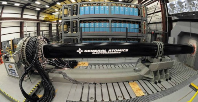 Hλεκτρομαγνητικό πυροβόλο του αμερικανικού Ναυτικού (βίντεο)