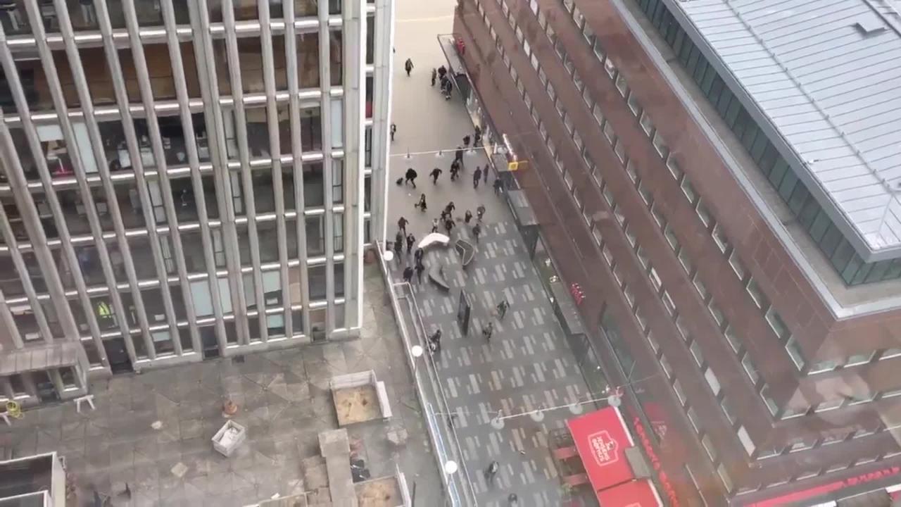 Η Ευρώπη «αιμορραγεί» ξανά: Η επίθεση με φορτηγό στη Στοκχόλμη «ξύπνησε» μνήμες τρόμου