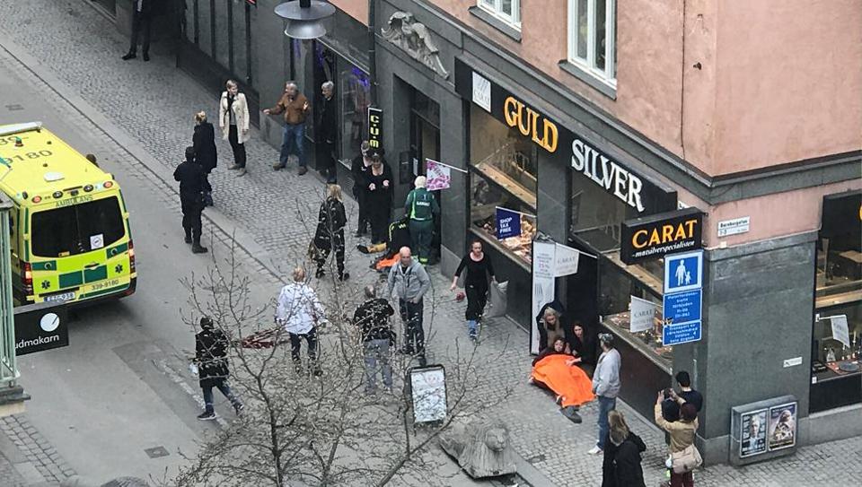 Βίντεο ντοκουμέντο από τη στιγμή της τρομοκρατικής επίθεσης στη Στοκχόλμη