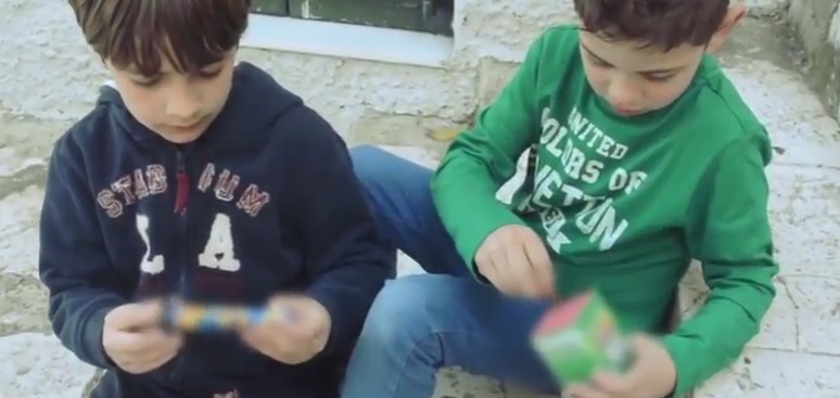 Σποτάκι της ΕΛ.ΑΣ για τη χρήση βεγγαλικών το Πάσχα