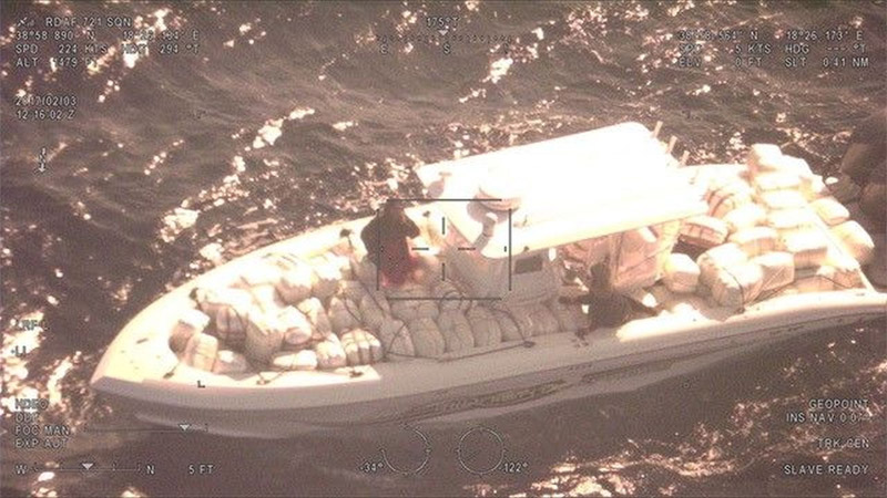 Κινηματογραφική καταδίωξη εμπόρων ναρκωτικών από το Λιμενικό- Οι δράστες μετέφεραν μεγάλες ποσότητες με ταχύπλοα σκάφη (φωτό, βίντεο)