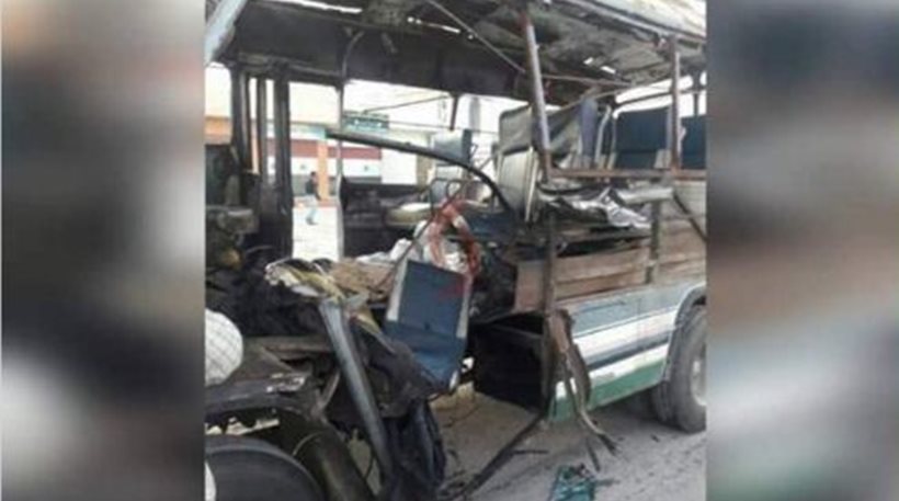 Έκρηξη βόμβας σε λεωφορείο στην πόλη Χομς στη Συρία (φωτό)