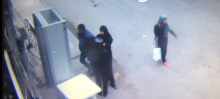 Βίντεο-σοκ: Ισλαμιστής ανατινάζεται έξω από την εκκλησία του Αγίου Μάρκου στην Αλεξάνδρεια