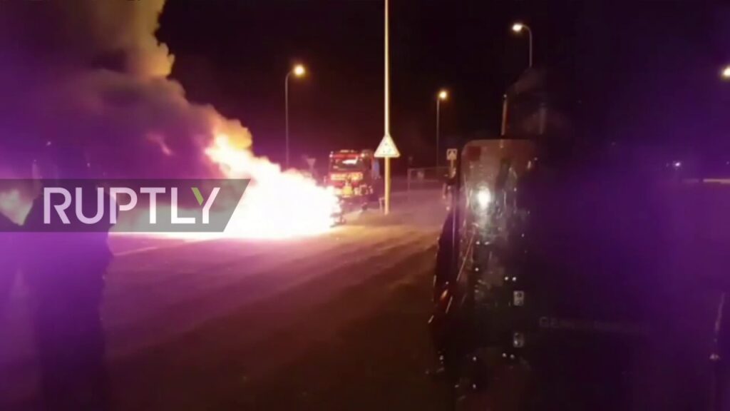 Γαλλία: Εξέγερση δεσμοφυλάκων στη φυλακή Φλερί Μεροζί (φωτό, βίντεο) (upd)