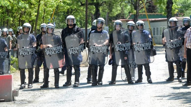 Νέα επίθεση κατά των ΜΑΤ τα ξημερώματα στην Χ. Τρικούπη