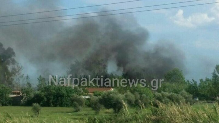 Χιλιαδού Δωρίδας: Ξέσπασε πυρκαγιά (φωτό)