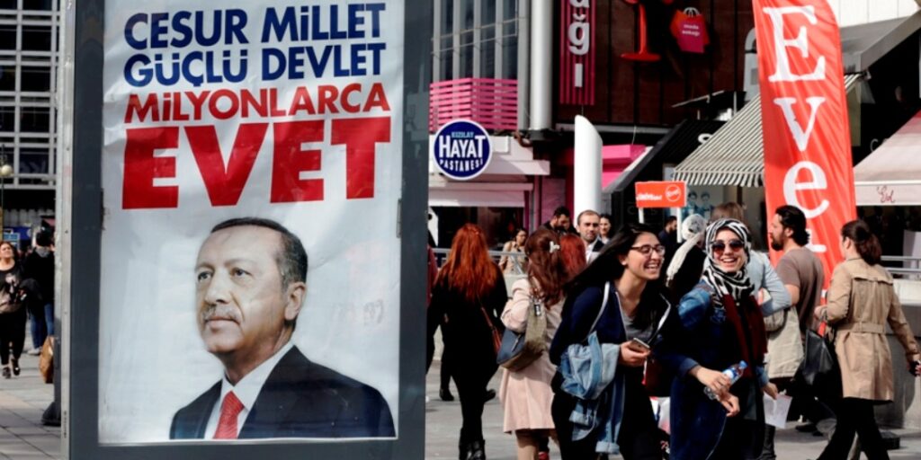 Τουρκία: Δημοψήφισμα – Οριακό ποσοστό υπέρ του «Ναι» με 51% έναντι 49% του «Όχι» δείχνουν τα αποτελέσματα