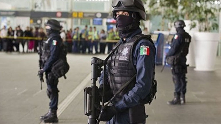 Δύο άνθρωποι σκοτώθηκαν και πέντε τραυματίστηκαν από πυρά στο Ακαπούλκο