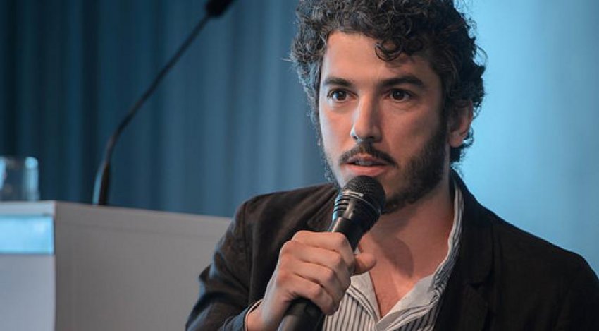 Ξεκινά απεργία πείνας ο Ιταλός δημοσιογράφος όπου κρατείται από τις Τουρκικές αρχές