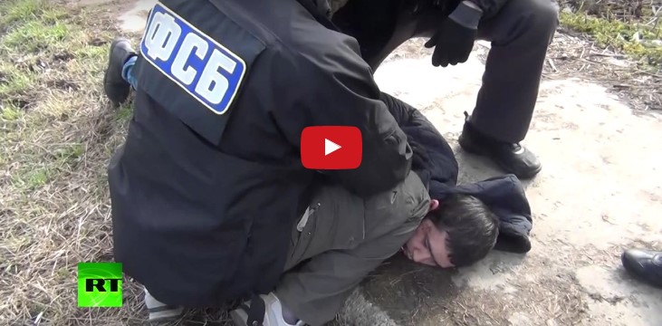 Η στιγμή της σύλληψης του διοργανωτή της επίθεσης στο μετρό της Αγ. Πετρούπολης (φωτό, βίντεο)