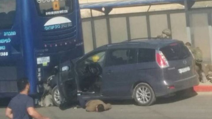 Οι πρώτες εικόνες από το σημείο της επίθεσης με αυτοκίνητο στο Ισραήλ (φωτό)