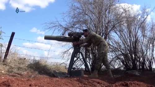 Τι συμβαίνει με τα συριακά T-72; Δέχονται απευθείας πλήγματα αλλά παραμένουν ανέπαφα (βίντεο)