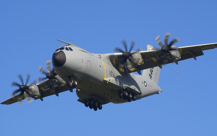 Το μεταφορικό αεροσκάφος A-400M στο “Mach Loop”