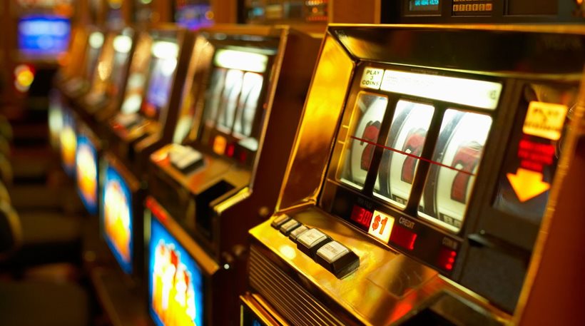 Θεσσαλονίκη: Συλλήψεις 10 ατόμων σε καταστήματα με «φρουτάκια»