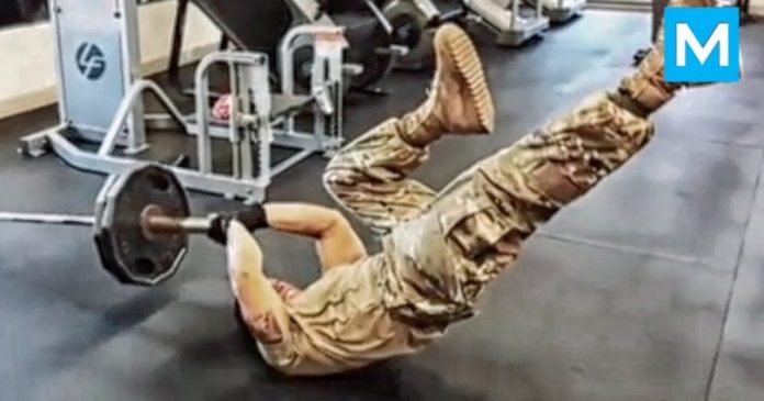 Πώς προπονείται ένας από τους πιο δυνατούς στρατιώτες του κόσμου; (βίντεο)