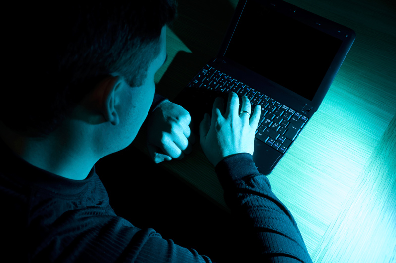 Προσοχή! Δείτε πώς χτυπούν οι παιδόφιλοι μέσω Ίντερνετ