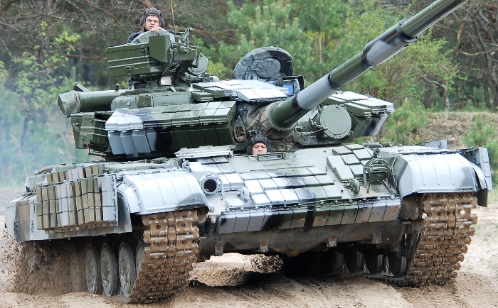 Μετακινεί  άρματα μάχης  ο ουκρανικός Στρατός  προς το Ντόνετσκ (βίντεο)