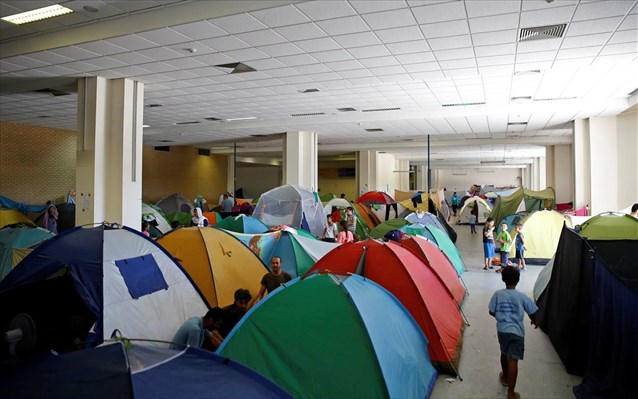 Έστησαν ολόκληρη επιχείρηση σε 5 χώρες για να απελάσουν… 38 παράνομους μετανάστες