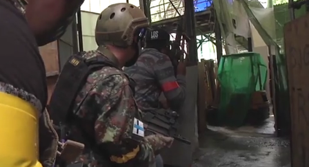 Πεζοναύτες σε πραγματική άσκηση αεροσφαίρισης! (βίντεο)