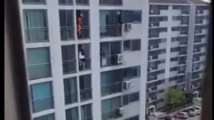 Πυροσβέστης σώζει γυναίκα από την αυτοκτονία επιλέγοντας τον πιο … επικίνδυνο τρόπο! (βίντεο)