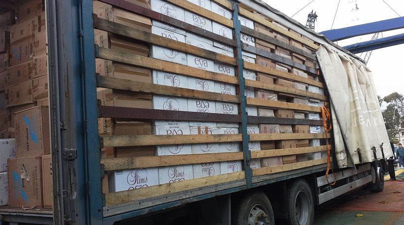 Βρέθηκαν σε νταλίκα λαθραία τσιγάρα αξίας 860.000 ευρώ!