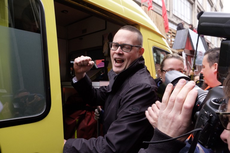 Βέλγιο: Επίθεση με μαχαίρι σε πολιτικό σε εκδήλωση για την εργατική Πρωτομαγιά (φωτό, βίντεο)