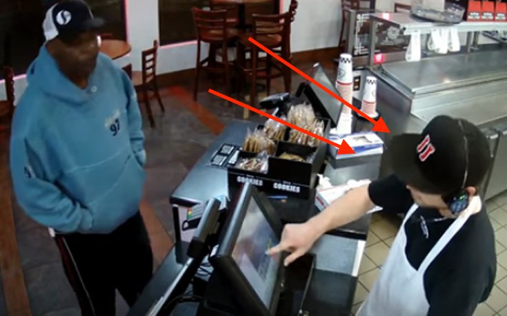 Βίντεο: Ο πιο ψύχραιμος ταμίας-θύμα ληστείας σε εστιατόριο των ΗΠΑ