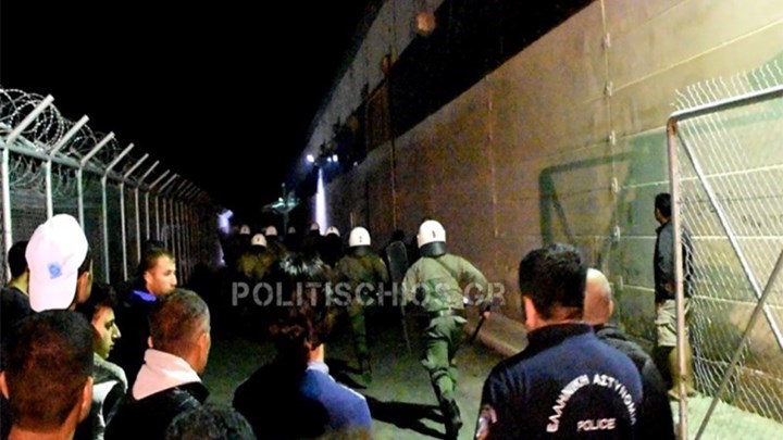 Επεισόδια και συλλήψεις στα hot spot της ΒΙΑΛ