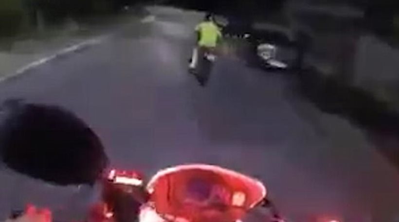 Βίντεο που κόβει την ανάσα: Άγριο κυνηγητό καταδίωξης με δύο μοτοσυκλέτες στην Βραζιλία (βίντεο)