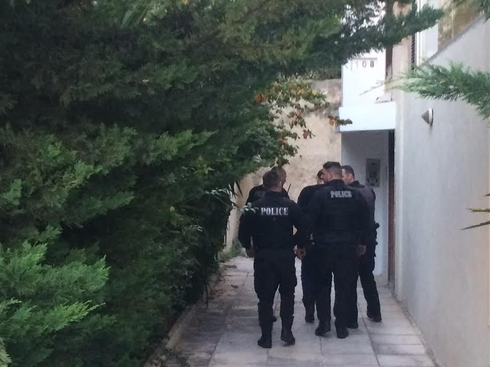 Νέα Σμύρνη: Άνδρας από τη Συρία σε έξαλλη κατάσταση πυροβόλησε και τραυμάτισε τέσσερα παιδιά! (φωτό, βίντεο) (upd)