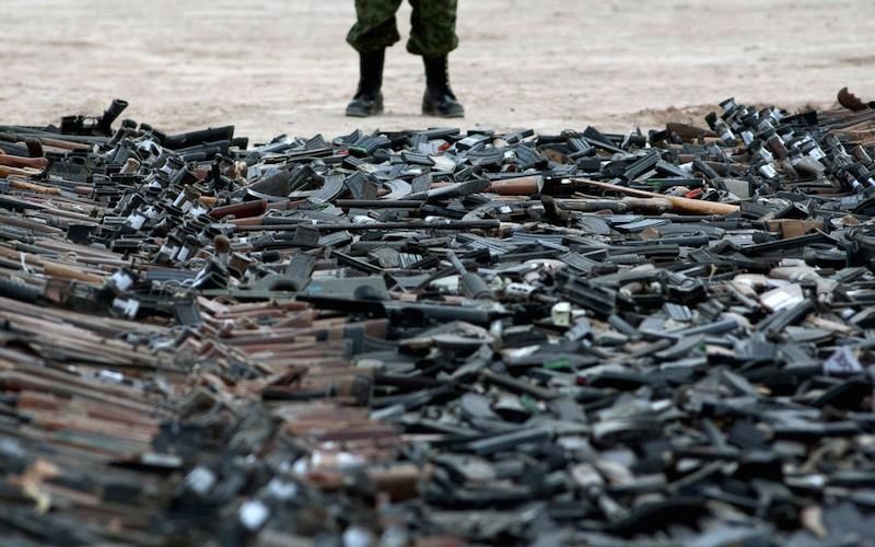 Σάλος στα Βαλκάνια: Κατασχέθηκαν χιλιάδες όπλα με προορισμό τους Αλβανούς των Σκοπίων (βίντεο)