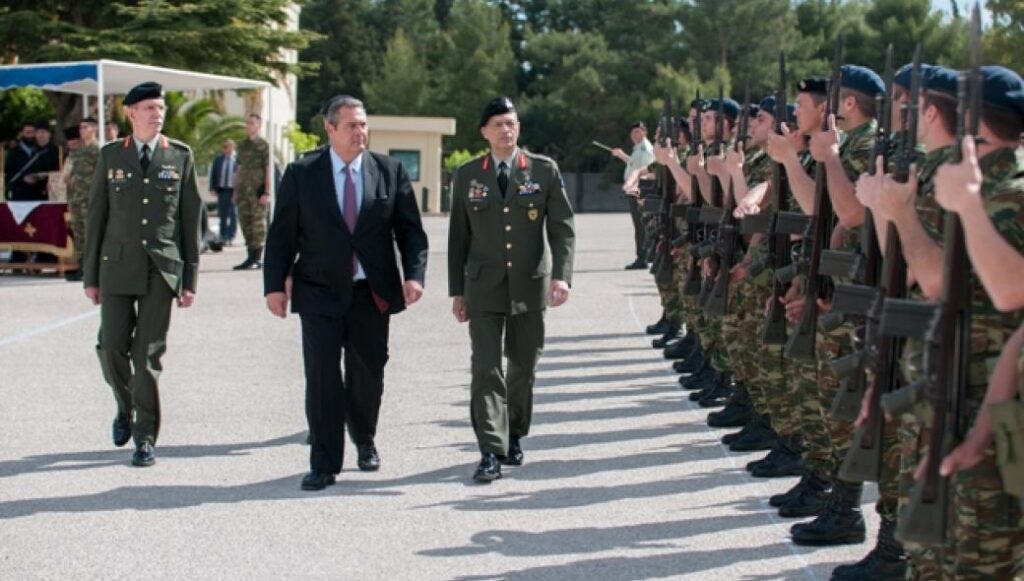 Π.Καμμένος σε νέους Αξιωματικούς του Στρατού Ξηράς: «Κρατήστε ψηλά το φρόνημα» (φωτό)