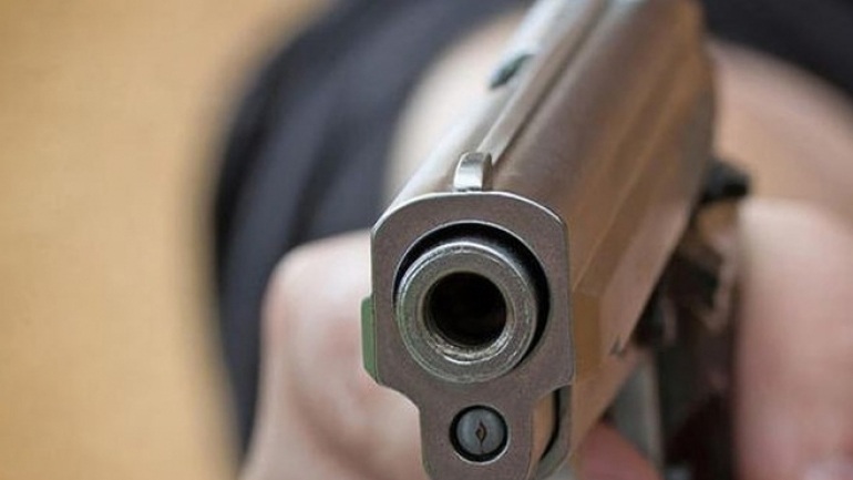 Πανικός στη Ν.Σμύρνη: Άνδρας άρχισε να πυροβολεί από το μπαλκόνι του μαθητές (upd)