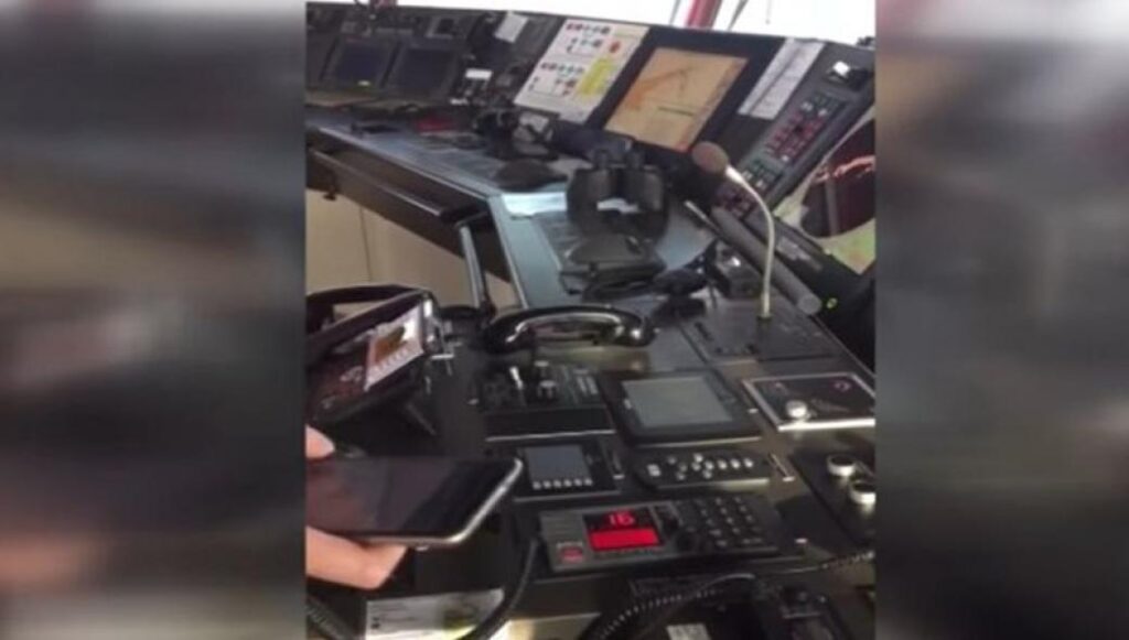 Εξοργιστικό στιγμιότυπο: Με οθωμανικά εμβατήρια απαντά στις κυπριακές αρχές το πλήρωμα του Μπαρμπαρός! (βίντεο)